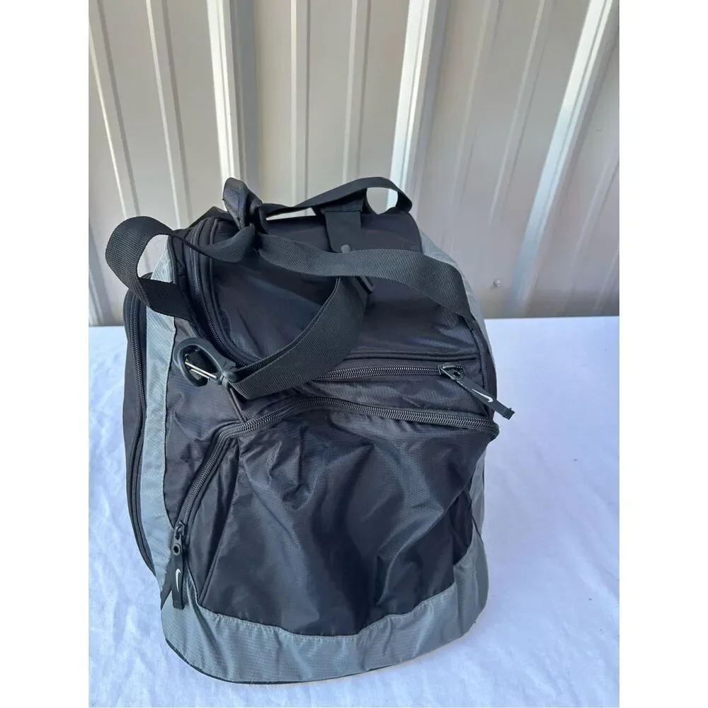 Nike Golf duffle bag tote 20x13x10 shoulder‎ strap and handles